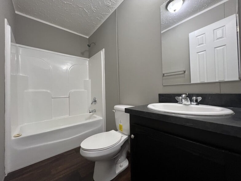 Building Photo - 305 Caseybrook Ct