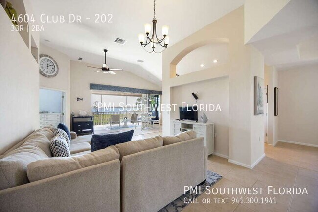 Building Photo - 4604 Club Dr