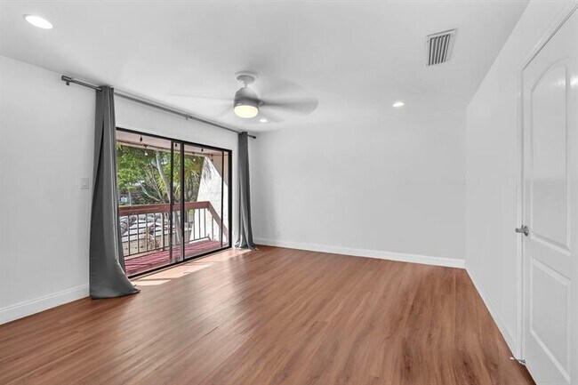 Building Photo - 3896 Meadow Ln