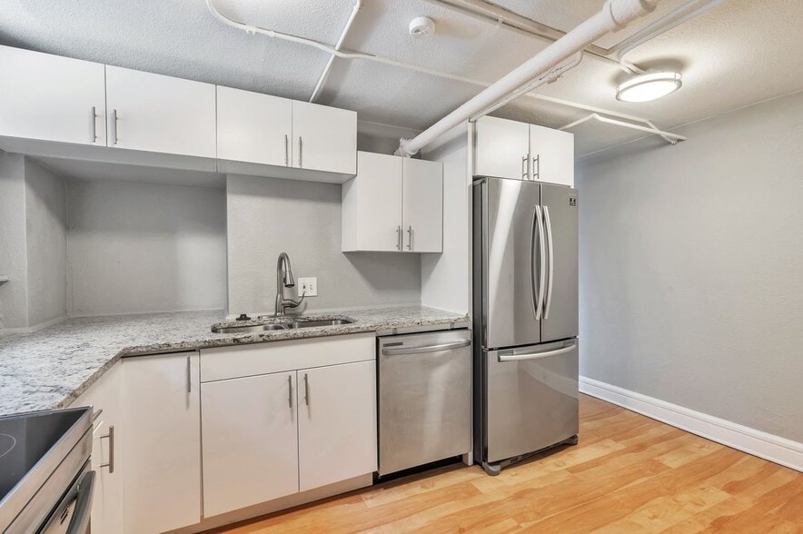 Building Photo - 2607 E 14th Ave