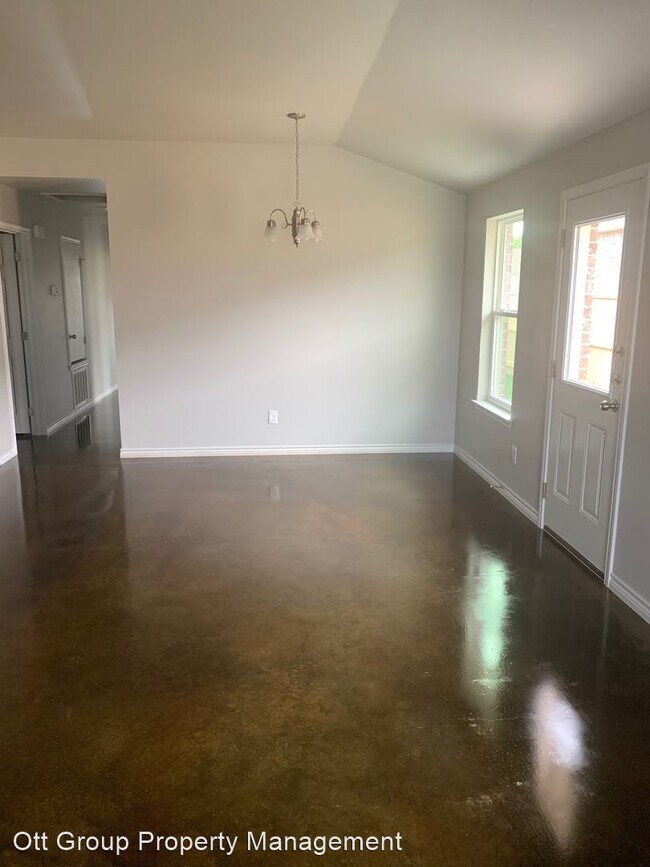 Building Photo - 208 Lowes Blvd