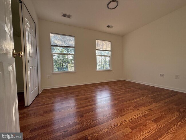 Building Photo - 2427 Dew Meadow Ct