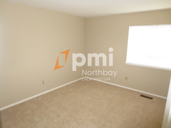 Building Photo - 1918 Orchard View Dr