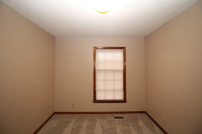 Building Photo - 11616 Oakmont St