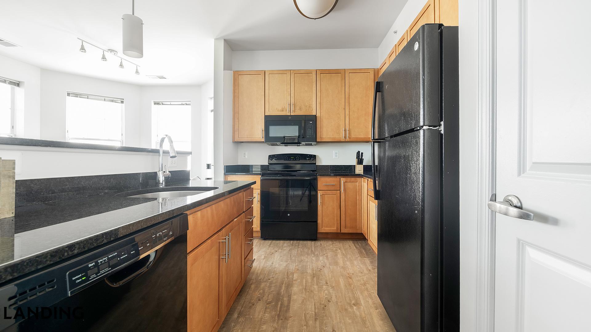 Building Photo - 909 Mansion Dr