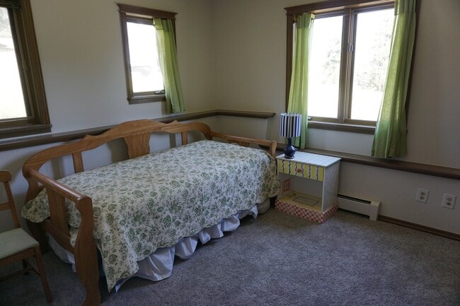 Building Photo - Great House in South Evergreen!! Must See!!