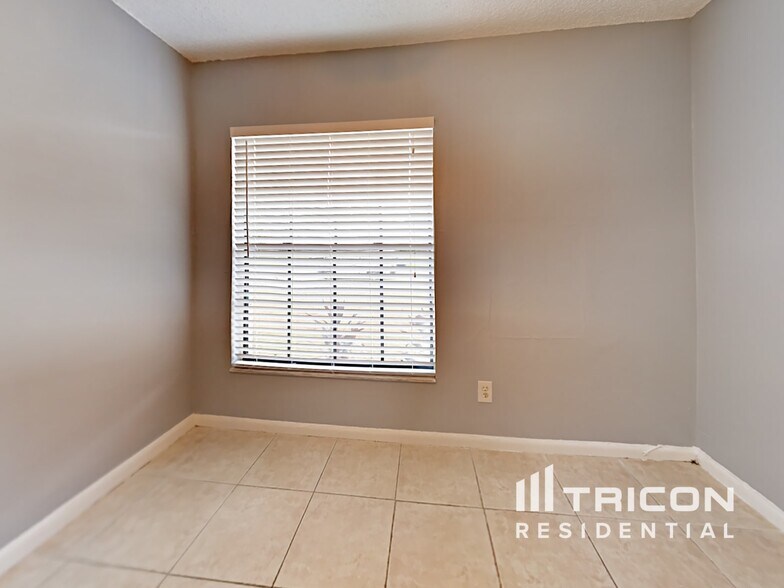 Building Photo - 603 Ephrata Dr