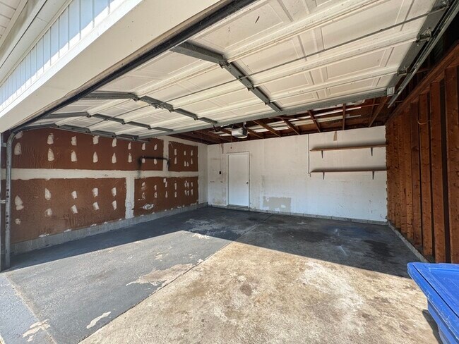 Building Photo - 3515 Meadow Valley St