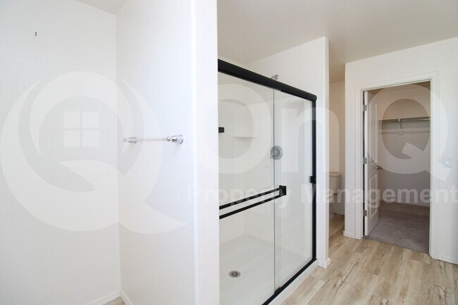 Building Photo - 7549 N 125th Dr