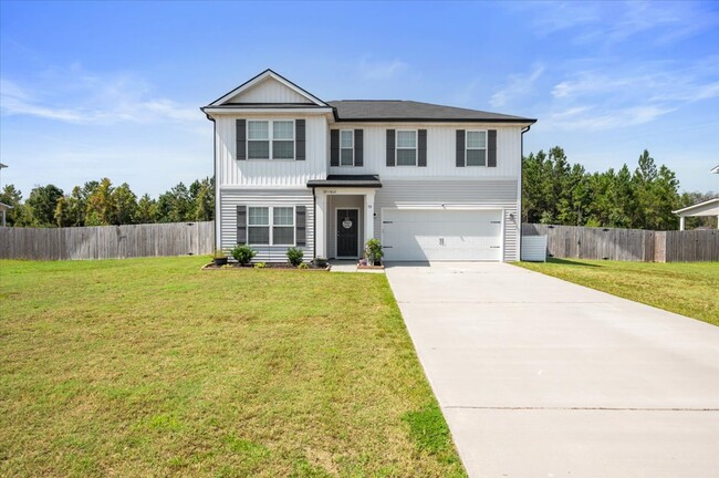 2 Car Garage with Privacy Fence - 58 Summerhill Dr NE