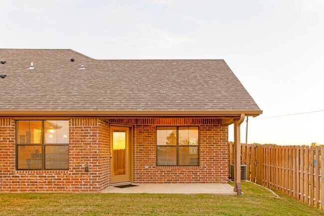 Building Photo - 11097 County Rd 1141