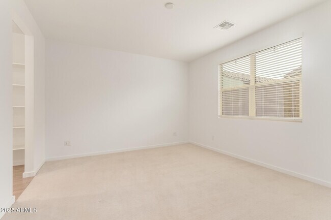 Building Photo - 14202 W Willow Ave