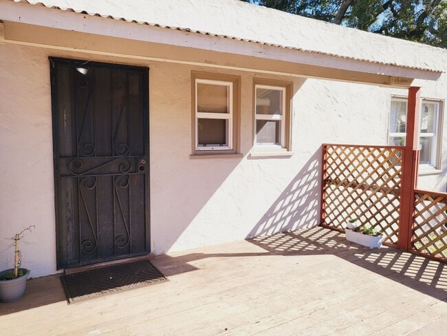 Building Photo - Charming Single Family Home