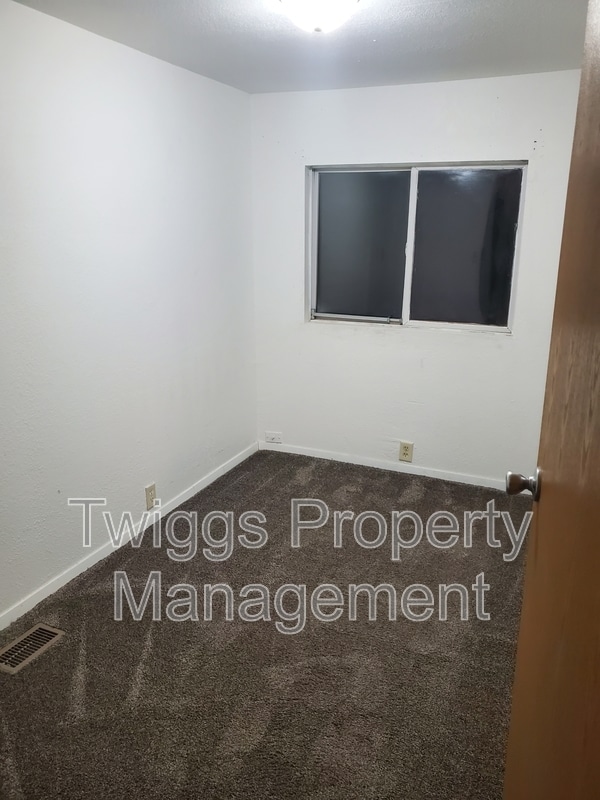 Building Photo - 107 Gumbo Dr