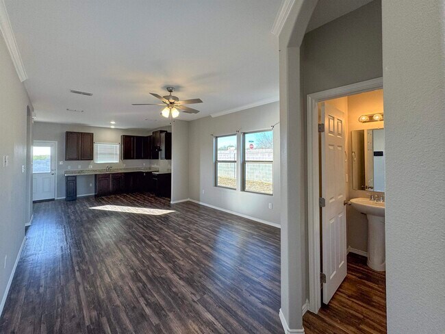 Building Photo - 5802 Moses Lp