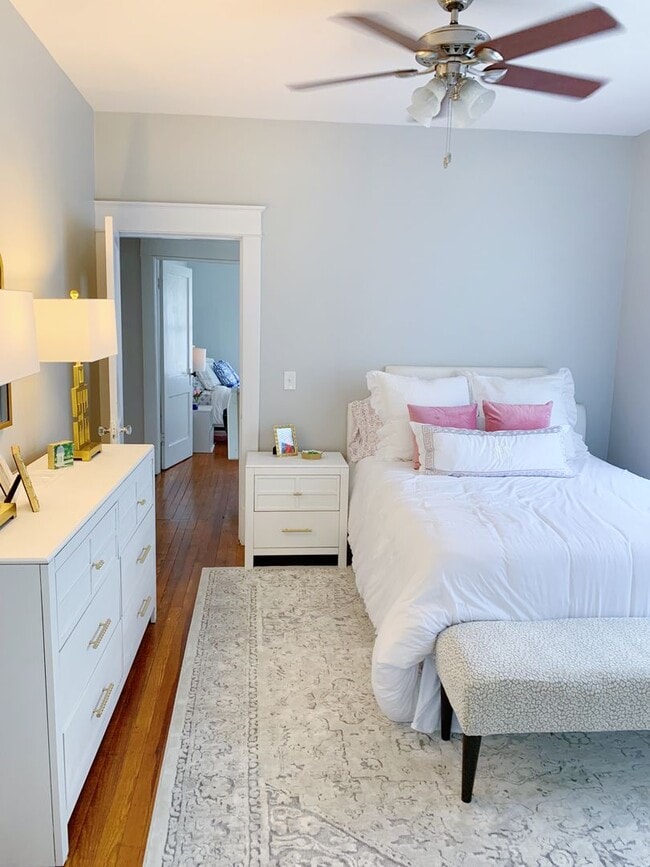 Building Photo - Beautiful 2 Bedroom home one block from ECU!