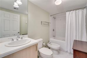 Building Photo - 2951 S Bayshore Dr