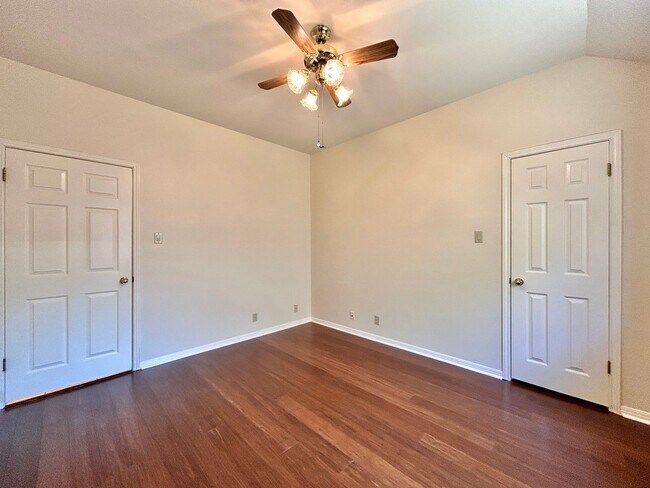 Building Photo - Beautiful 4 Bedroom, 2 Bathroom Home for R...