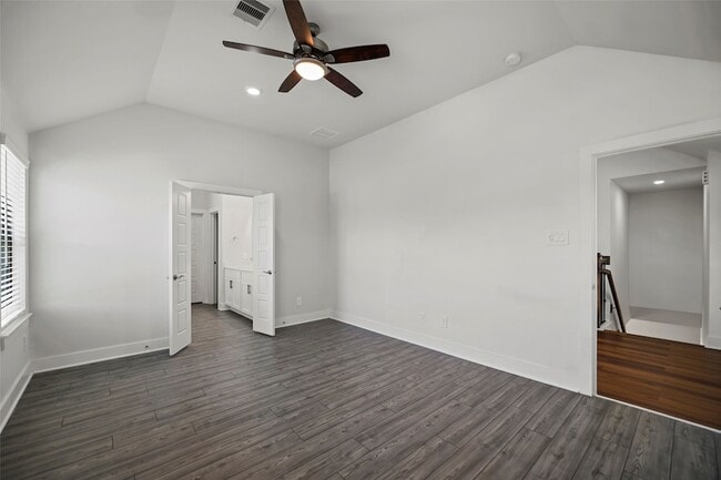 Building Photo - 10603 Whitejacket