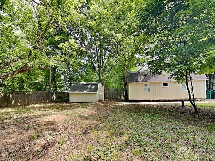 Building Photo - 6515 Birdsong Ln