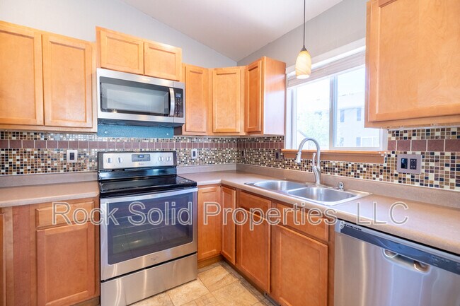 Building Photo - 1113 Banjo Ct
