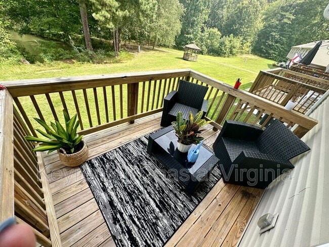 Building Photo - 605 Lakeview Cove