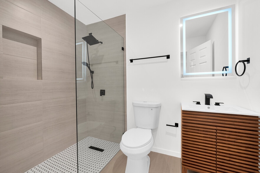 Building Photo - 4701 SW 104th Ct