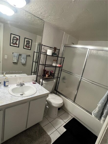 Building Photo - 6900 N Kendall Dr