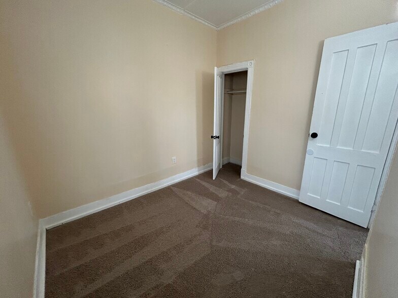 Building Photo - 14 McElwain Ave