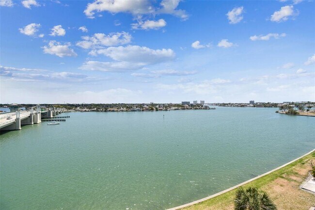 Building Photo - 500 Treasure Island Causeway