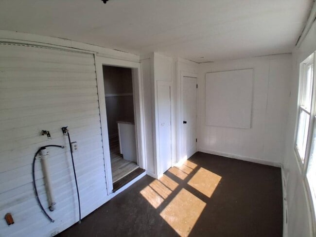 Building Photo - 3.0 bedroom in Richmond Indiana 47374