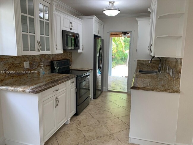 Building Photo - 3521 SW 23rd St