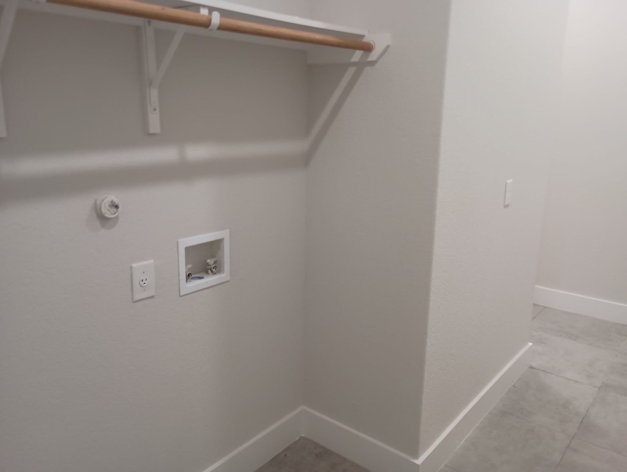 Building Photo - Room in House on Pharaoh Run