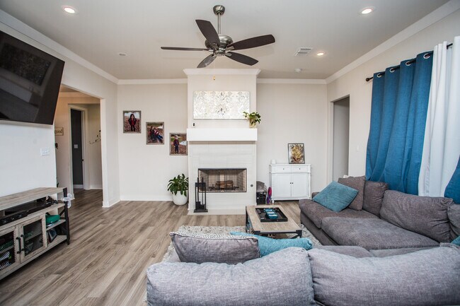 Building Photo - 23 Wilshire Blvd