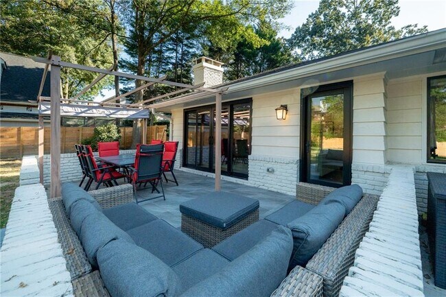 Building Photo - 7330 Hunters Branch Dr NE