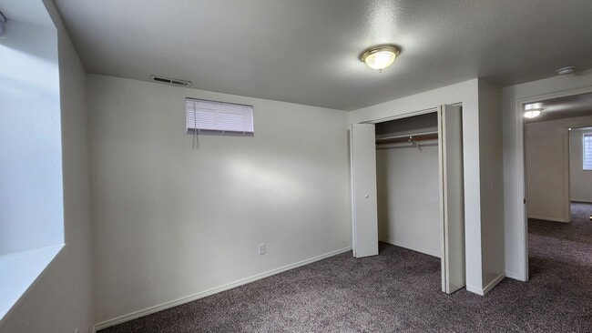 Building Photo - SUS1740