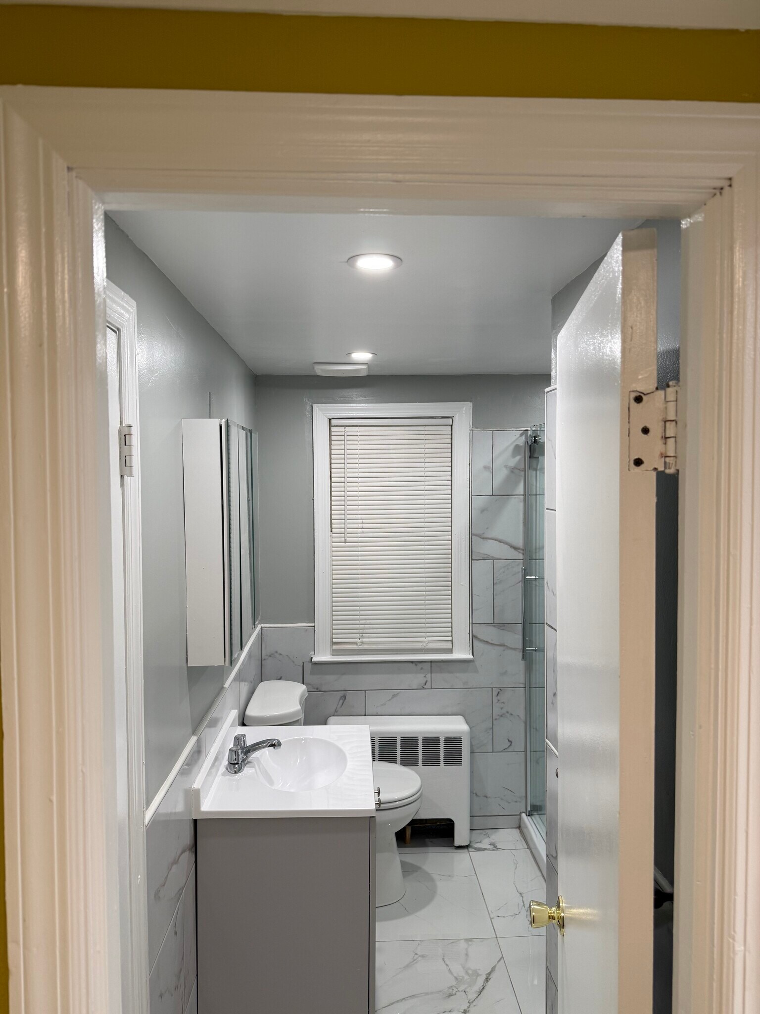 Building Photo - 214 Columbia St