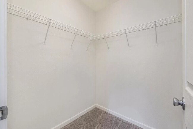 Building Photo - Beautiful Newer Condo for Lease