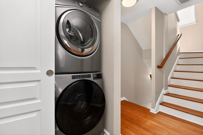 Building Photo - 3-Story Townhome in Historic Fourth Ward – Uptown Living