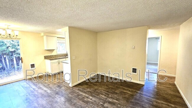 Building Photo - 3105 L St