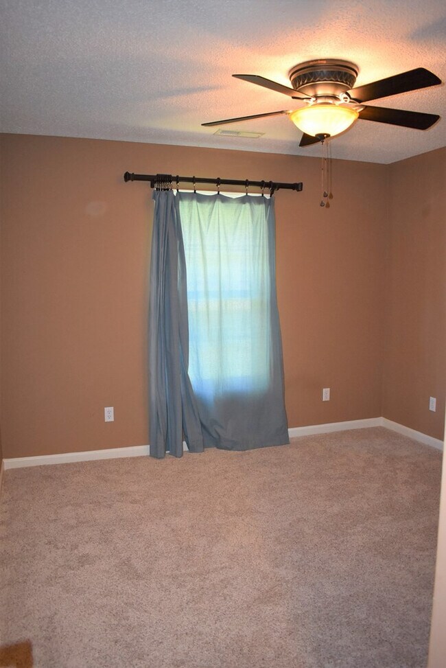 Building Photo - 2470 Navigator Cir