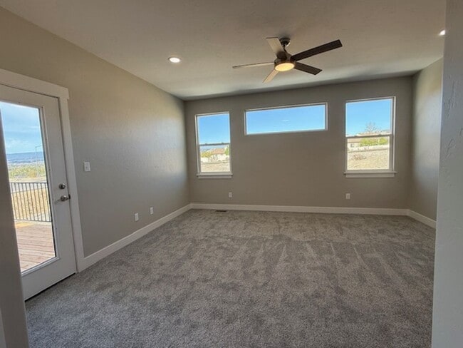 Building Photo - Available Now – Beautiful 3 Bed, 2.5 Bath Townhouse!!!