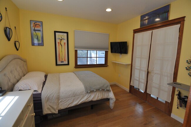 Building Photo - 4 Bedroom Pool Home for Rent in Woodland H...