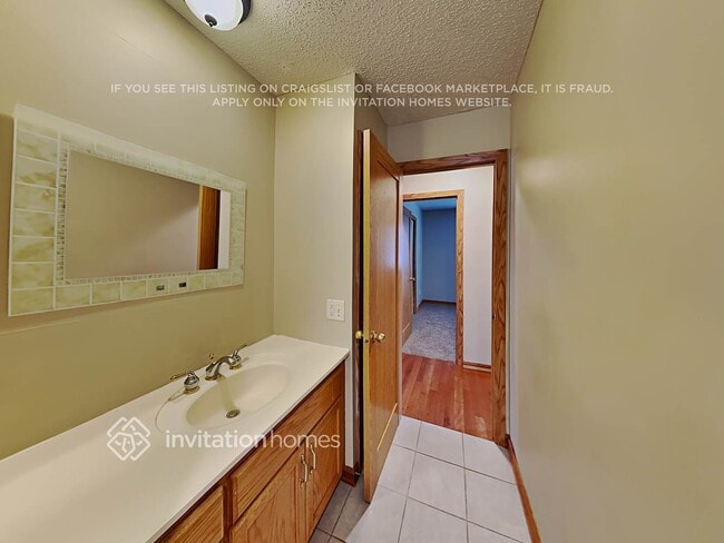 Building Photo - 6701 N Bryant Ave