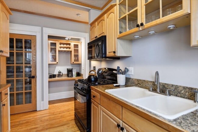 Building Photo - 3006 W 44th St