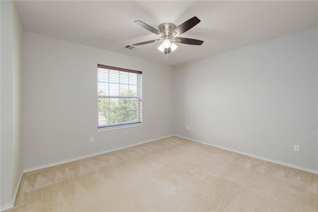 Building Photo - 1136 Beechwood Dr