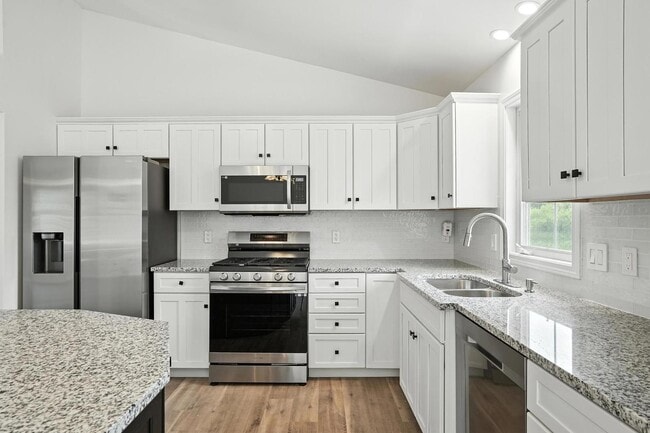 Building Photo - 22 Summerhill Dr