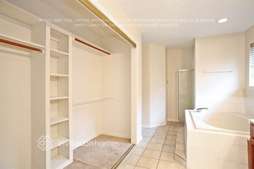 Building Photo - 4817 Creekridge Ln