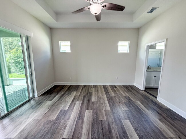Building Photo - Elegant  2 bed, 2 bath Villa in BridgeWate...