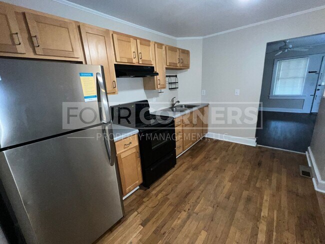 Building Photo - Charming 2 Bedroom 2 Bath in Historic Building